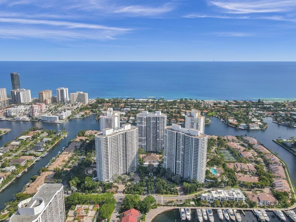 21205 Yacht Club Dr # 1502, Aventura, FL 33180 photo 2