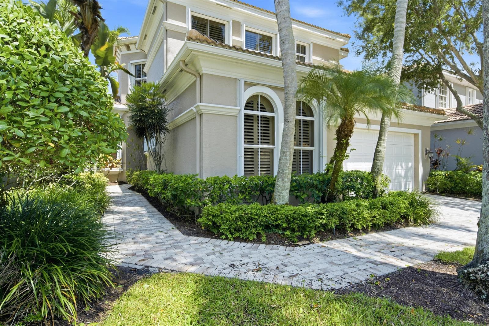 136 ANDALUSIA Way, Palm Beach Gardens, FL 33418 photo 2
