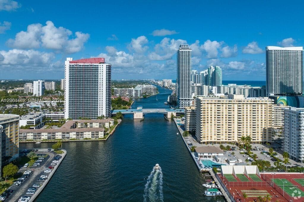 301 NE 14th Ave # 207, Hallandale Beach, FL 33009 photo 3