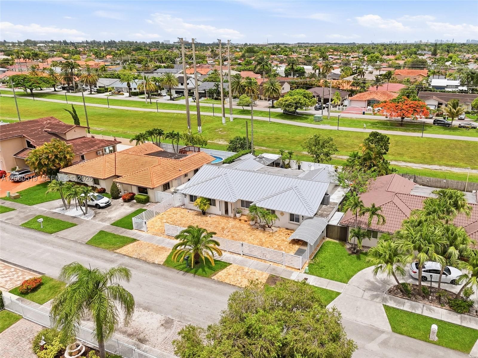 323 NW 136th Pl, Miami, FL 33182 photo 2