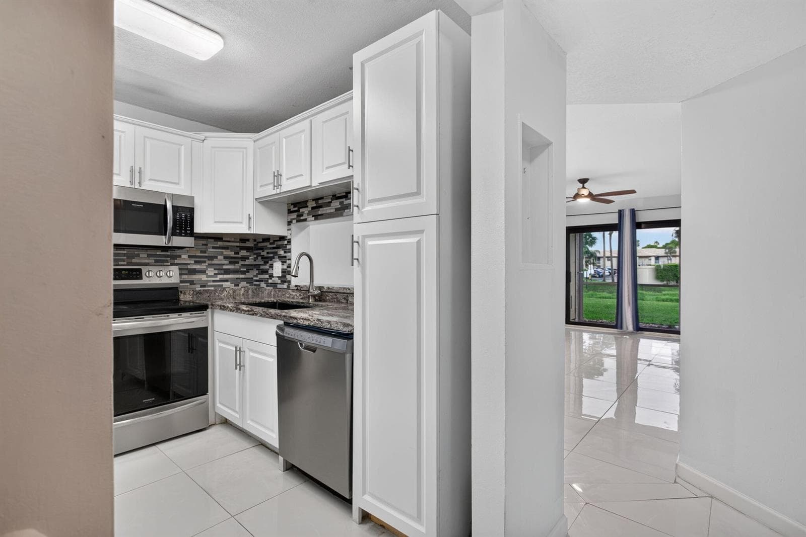 5540 Lakeside Drive # 102, Margate, FL 33063 photo 4
