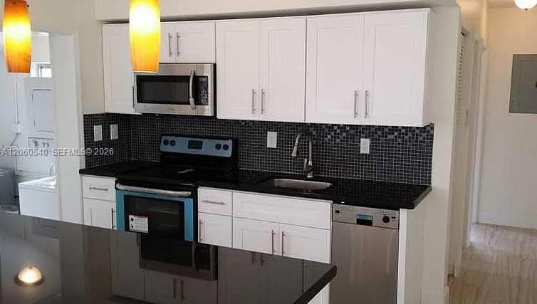 709 NE 16th St, Fort Lauderdale, FL 33304 photo 2