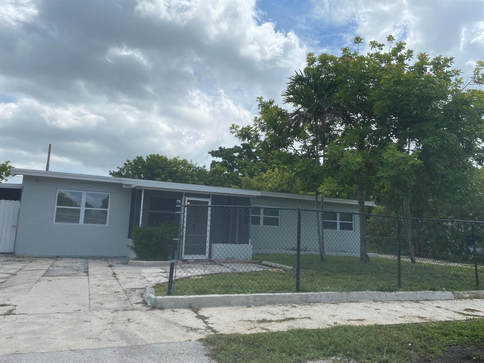 1751 LAUDERDALE MANOR Drive, Fort Lauderdale, FL 33311