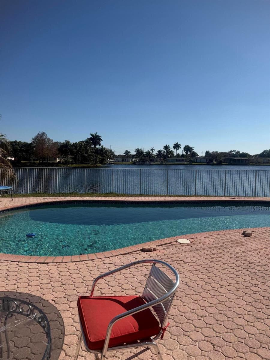 2181 NW 94TH Avenue, Pembroke Pines, FL 33024 photo 2