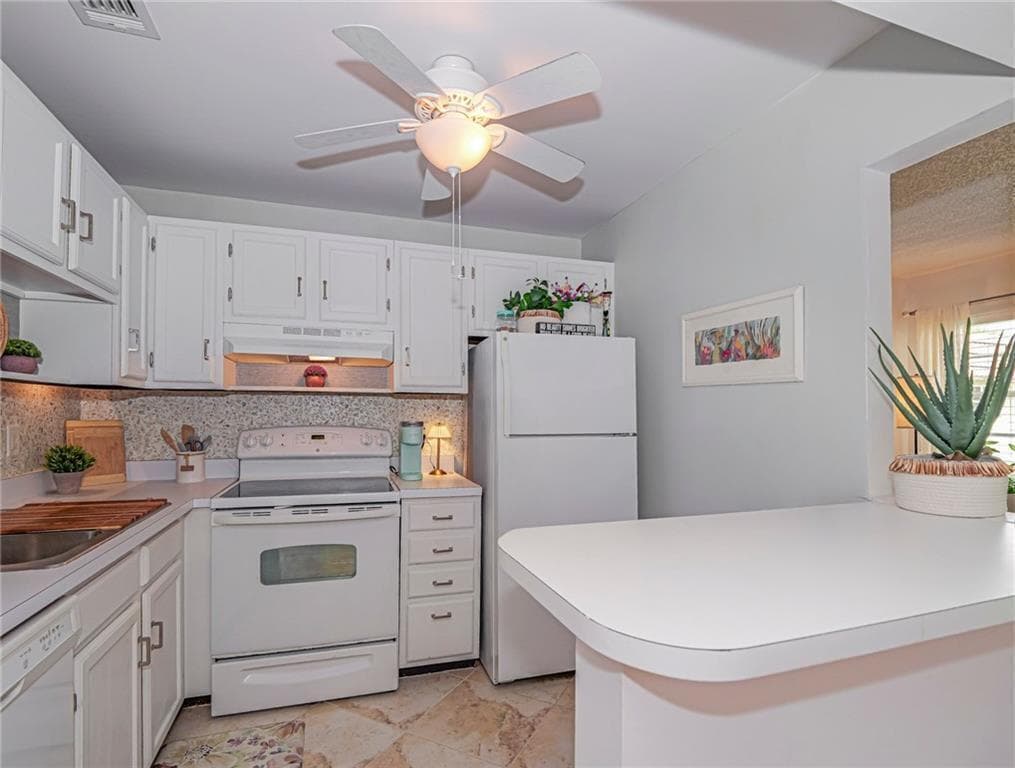 75 Royal Oak Court # 204, Vero Beach, FL 32962