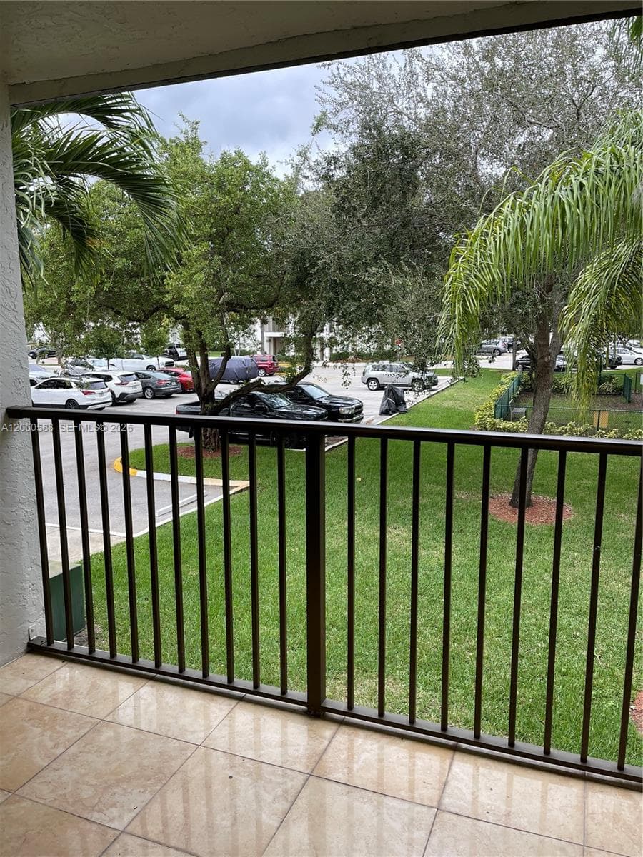 530 S Park Rd # 28-11, Hollywood, FL 33021 photo 3