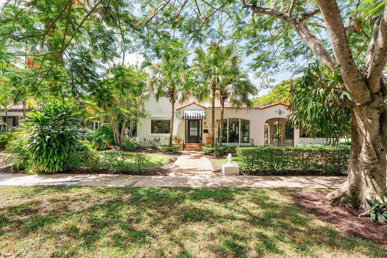 1042 Sorolla Ave, Coral Gables, FL 33134 photo 3