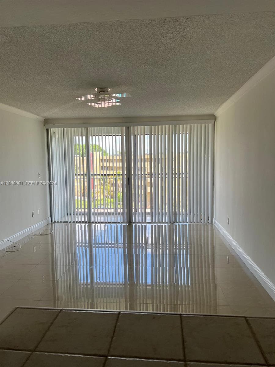 9210 Fontainebleau Blvd # 506, Miami, FL 33172 photo 2