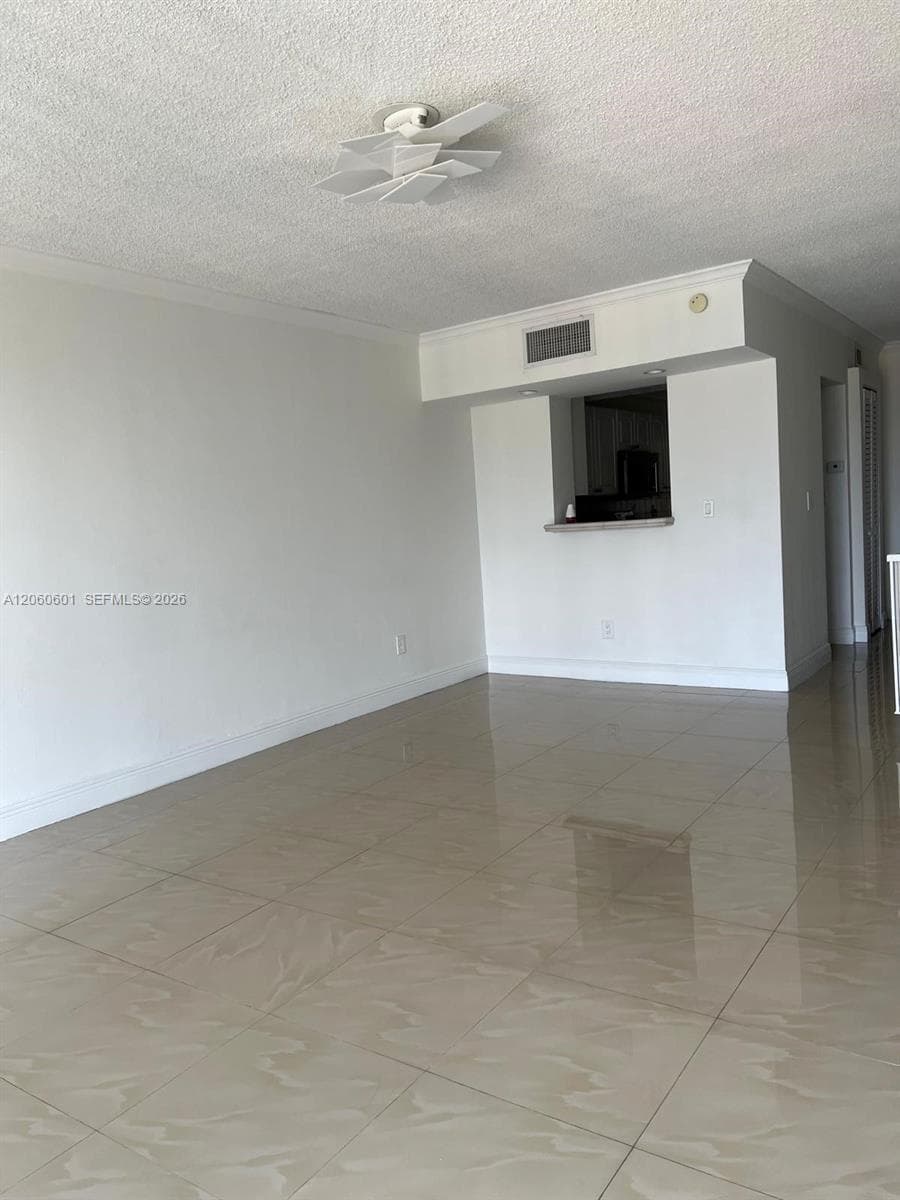 9210 Fontainebleau Blvd # 506, Miami, FL 33172 photo 3