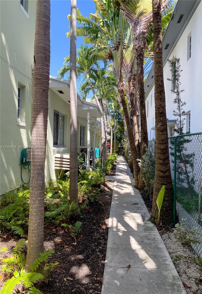 1561 Lenox Ave # 3, Miami Beach, FL 33139 photo 3