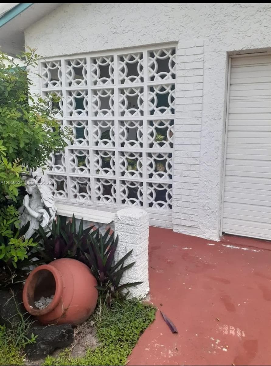 7516 NW 67th Ave, Tamarac, FL 33321 photo 2