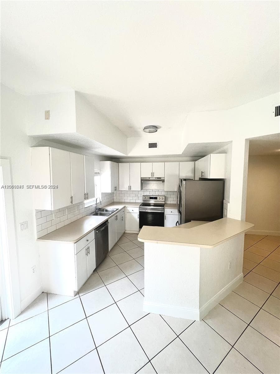 8885 SW 221st Ter, Cutler Bay, FL 33190 photo 2