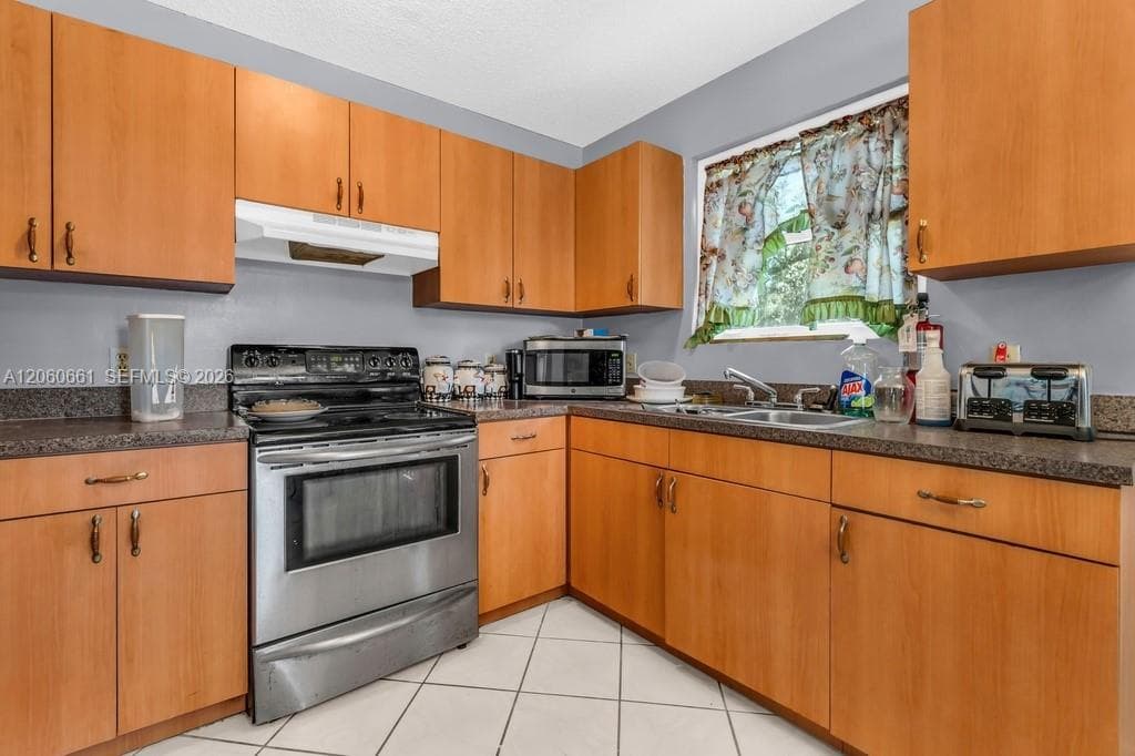 12231 SW 202nd St, Miami, FL 33177 photo 3
