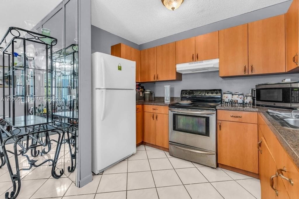 12231 SW 202nd St, Miami, FL 33177 photo 5
