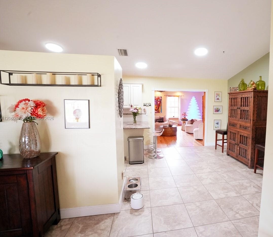 2304 SE 8th Terrace, Cape Coral, FL 33990 photo 3