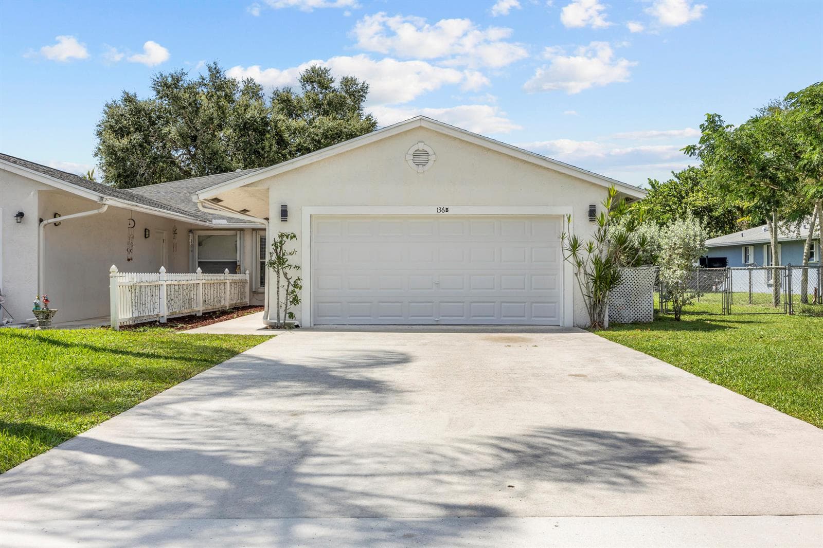 136 Sparrow Drive # B, Royal Palm Beach, FL 33411