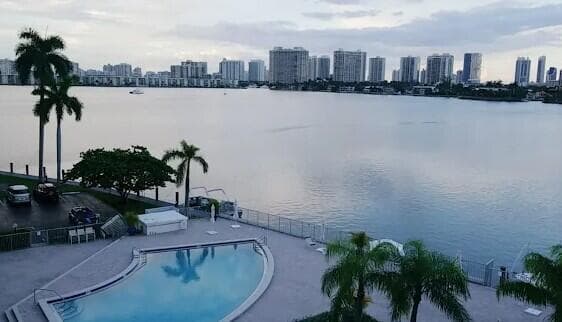 16546 NE 26TH Avenue # 6J, North Miami Beach, FL 33160 photo 2