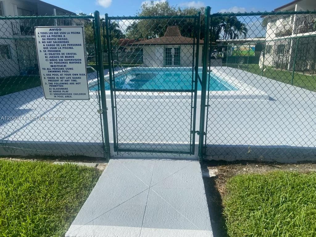 9520 SW 8th St # 118, Miami, FL 33174 photo 3