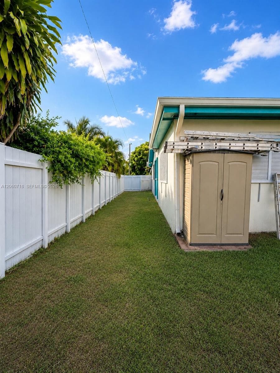 9395 Nassau Dr, Cutler Bay, FL 33189 photo 5