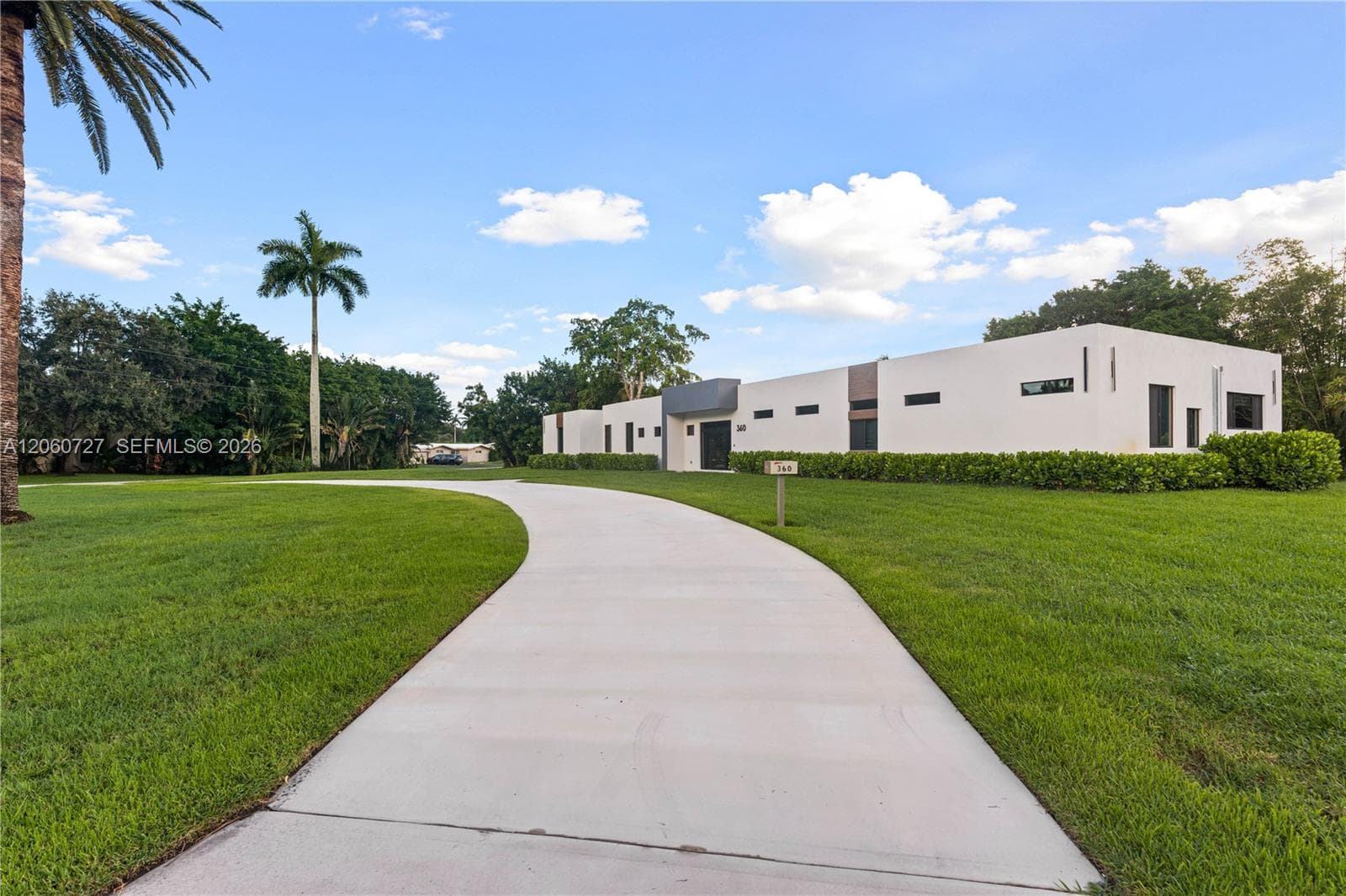 360 Holly Ln, Plantation, FL 33317 photo 3