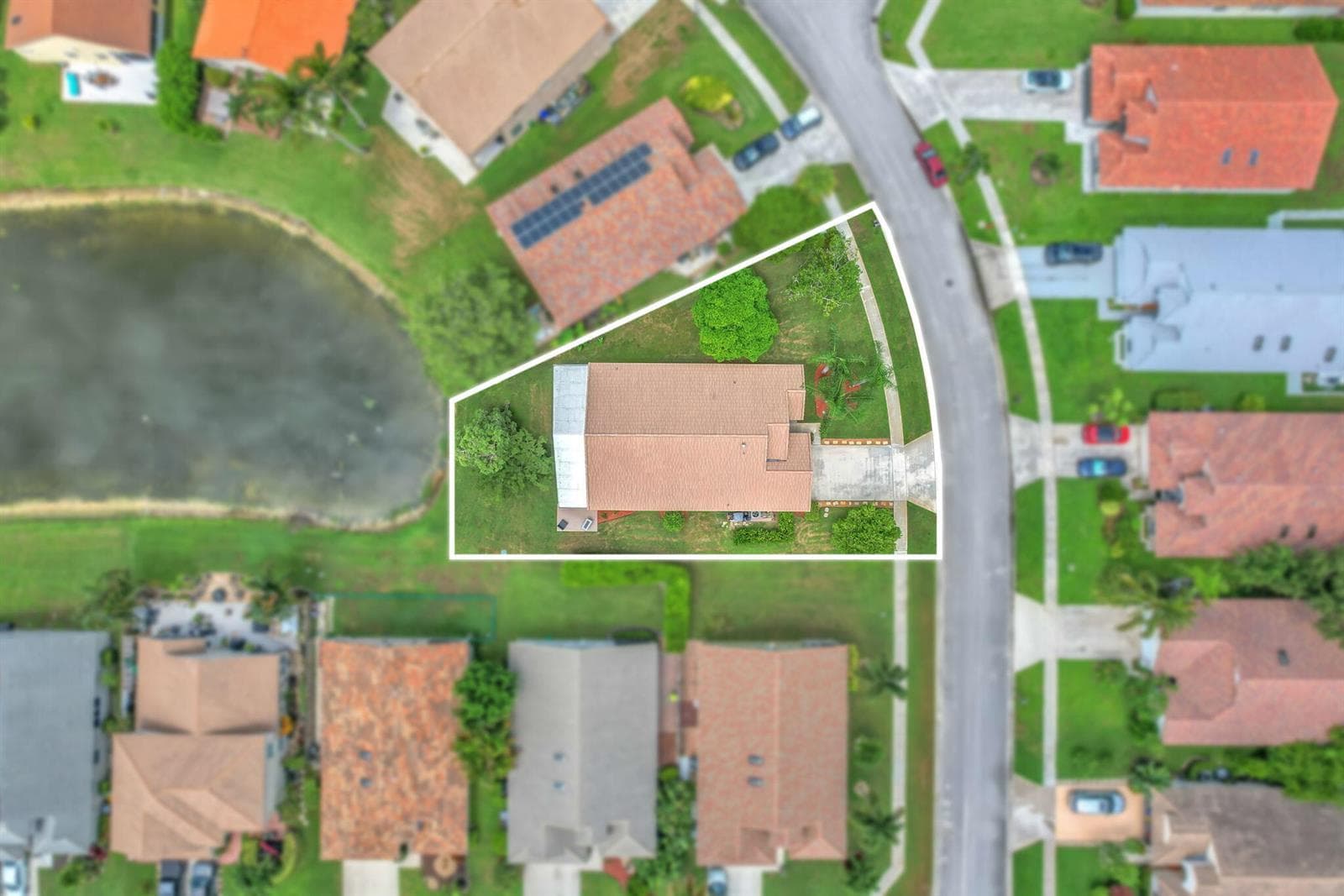 8576 WINDY Circle, Boynton Beach, FL 33472 photo 2