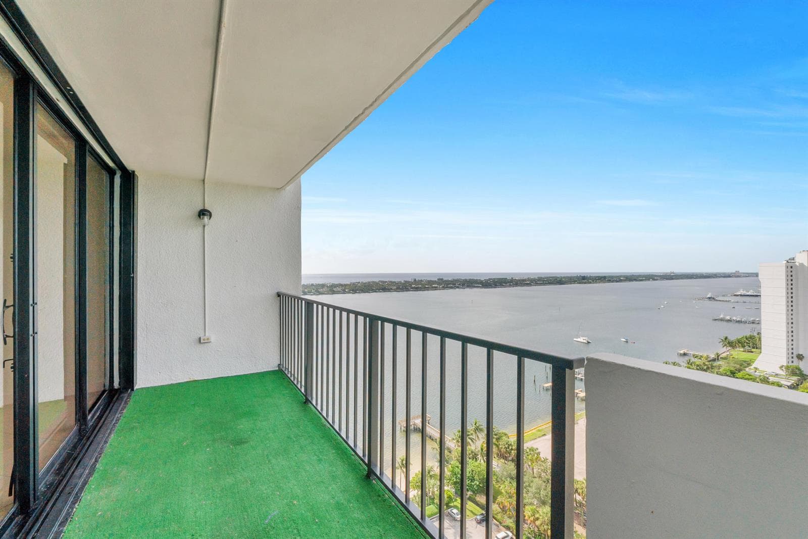 5600 N Flagler Drive # 2504, West Palm Beach, FL 33407 photo 2