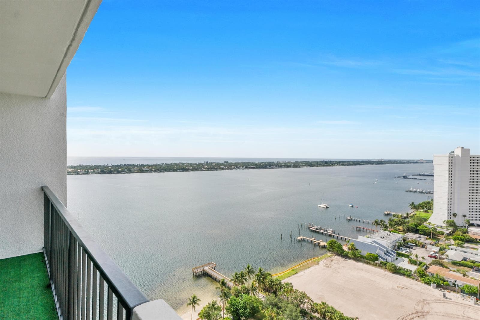5600 N Flagler Drive # 2504, West Palm Beach, FL 33407