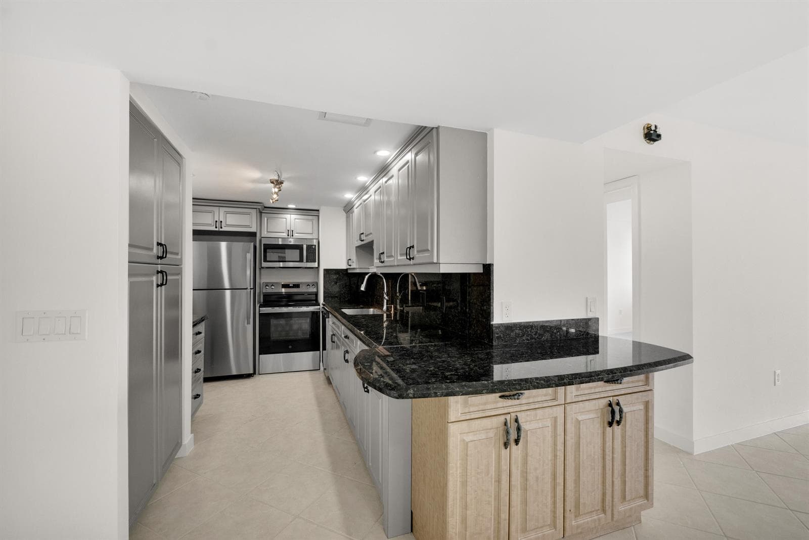 5600 N Flagler Drive # 2504, West Palm Beach, FL 33407 photo 5