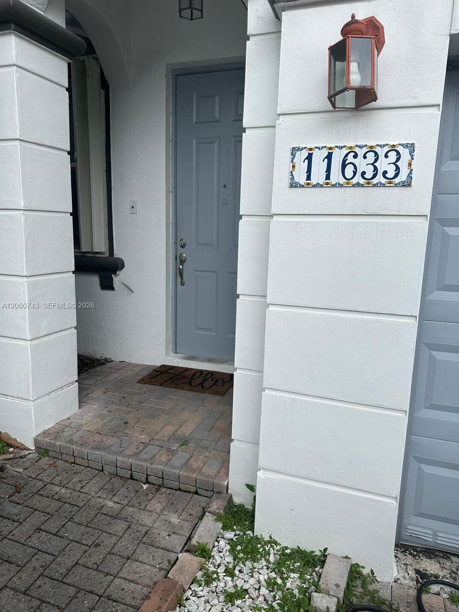 11633 NW 78th St, Doral, FL 33178 photo 2