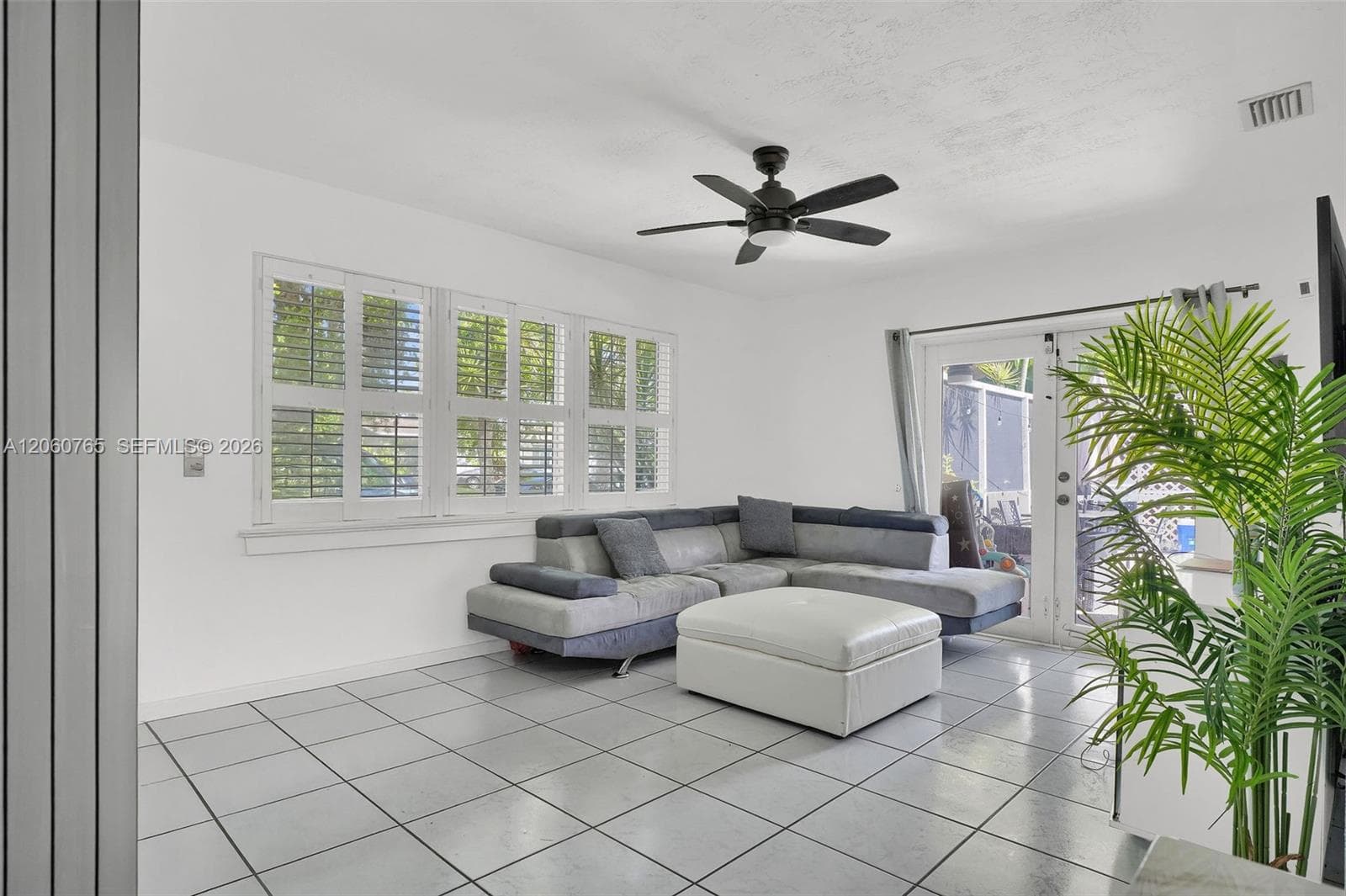 201 N 68th Way, Hollywood, FL 33024 photo 2