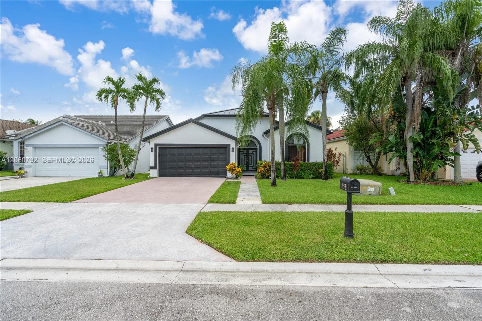758 Lake Wellington Dr, Wellington, FL 33414