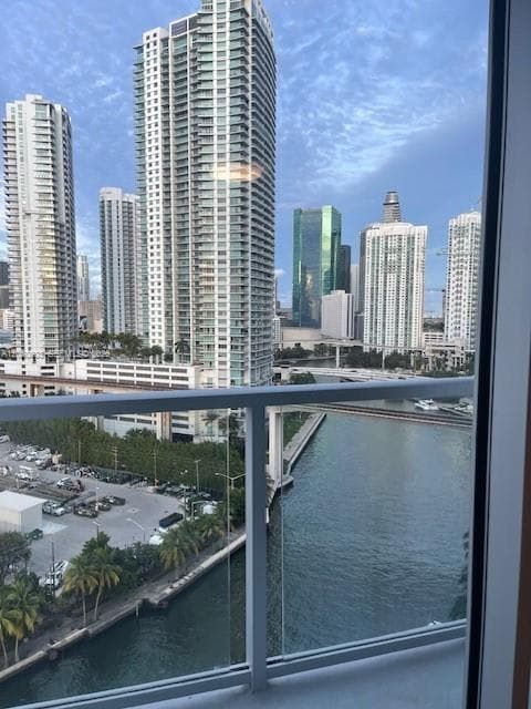 185 SW 7th St # 1605, Miami, FL 33130