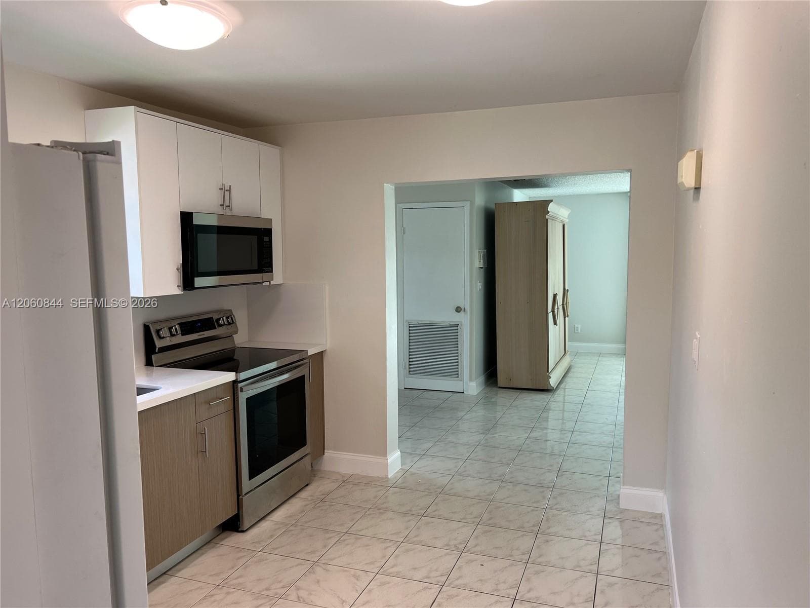 421 NW 57th Ct, Miami, FL 33126 photo 5