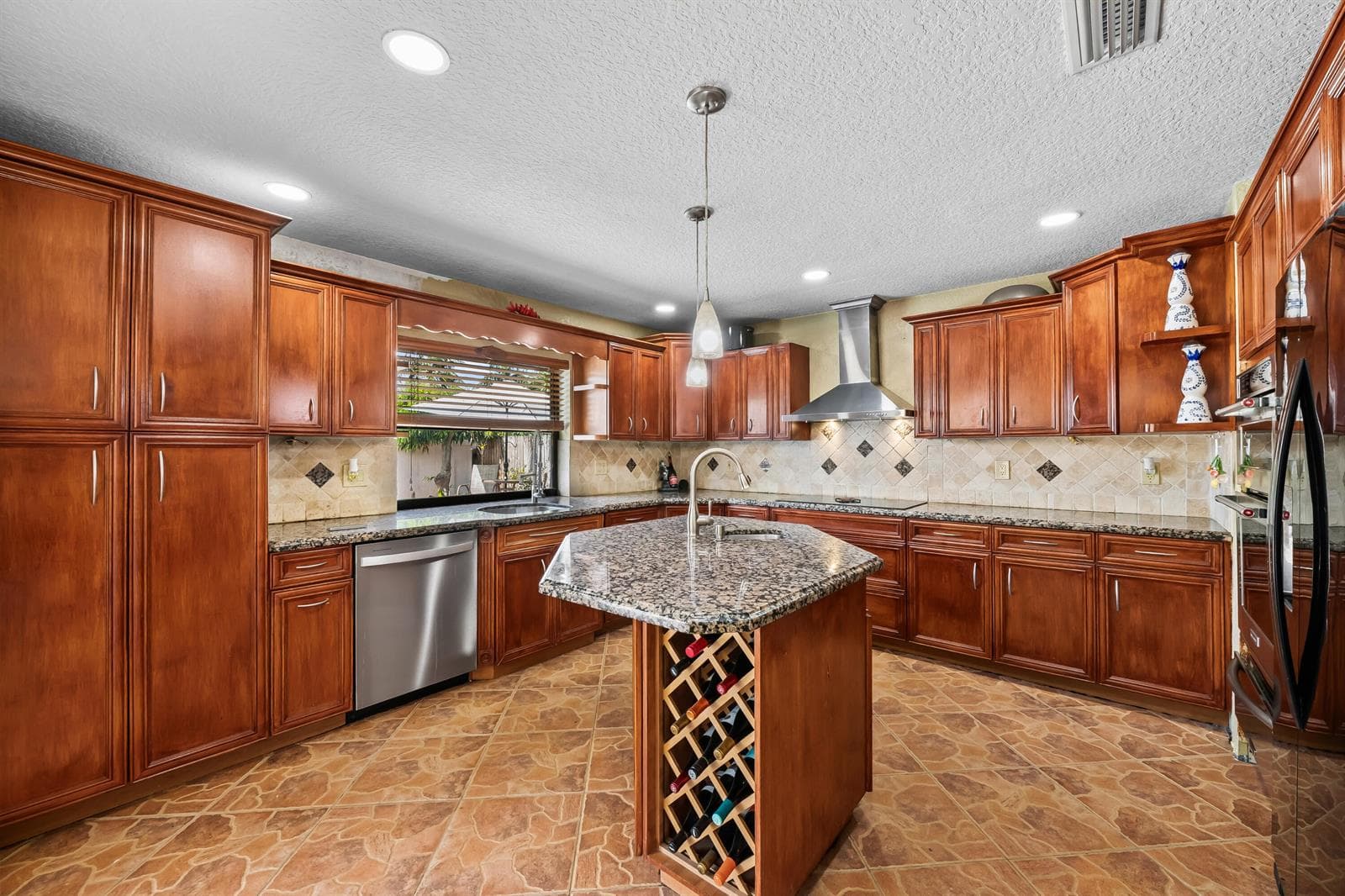 7970 NW 1ST Court, Margate, FL 33063 photo 4