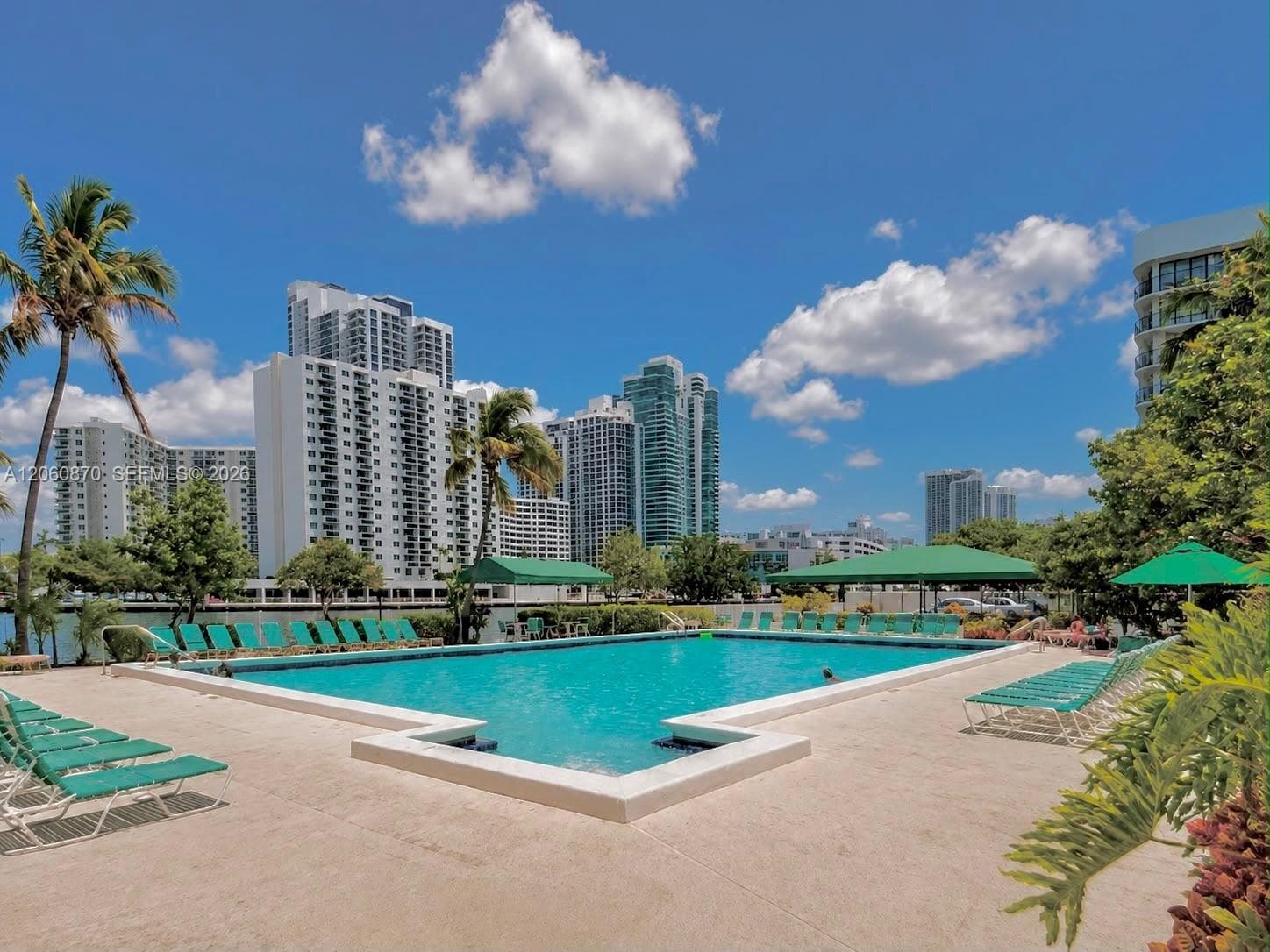 1000 Parkview Dr # 505, Hallandale Beach, FL 33009