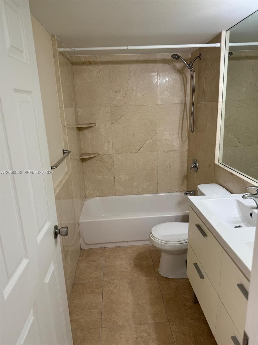 6045 NW 186th St # 309, Hialeah, FL 33015 photo 3
