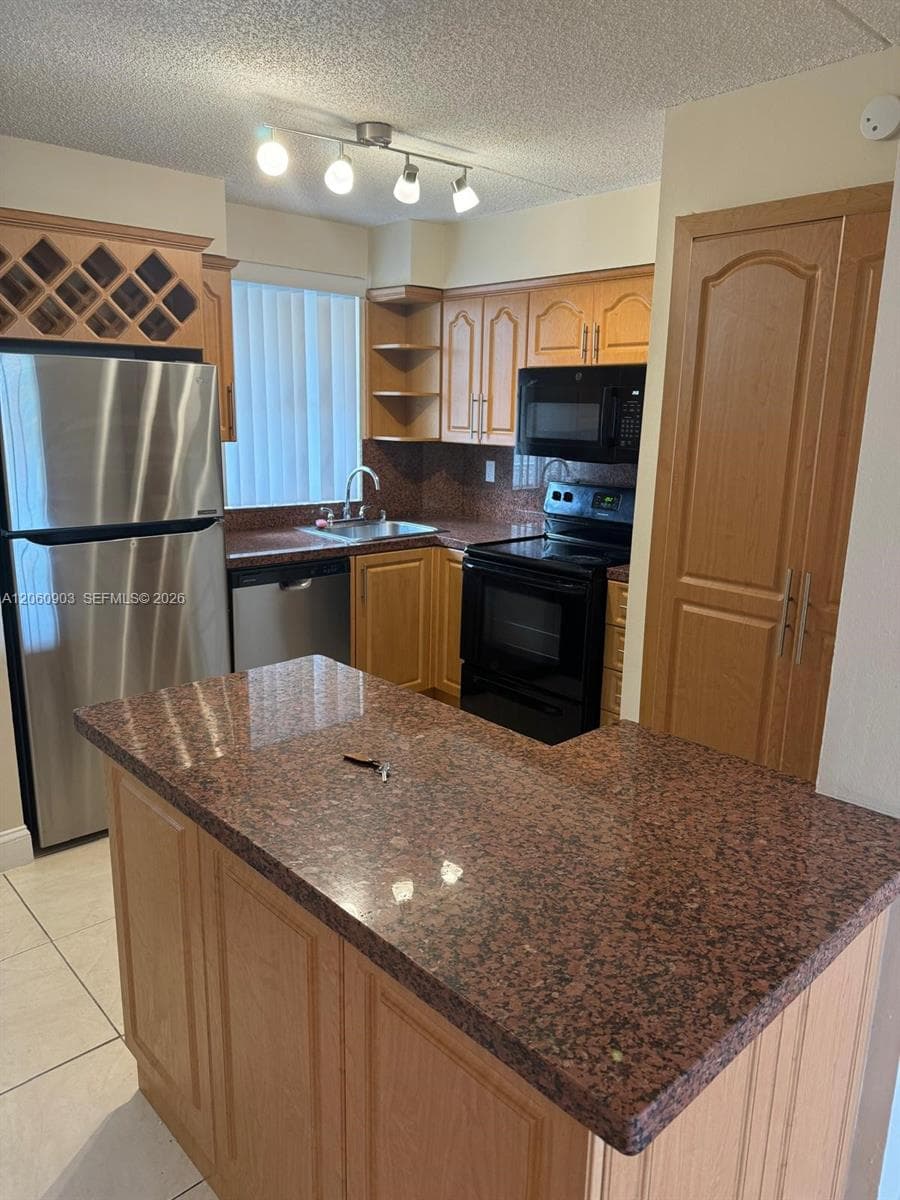 6045 NW 186th St # 309, Hialeah, FL 33015