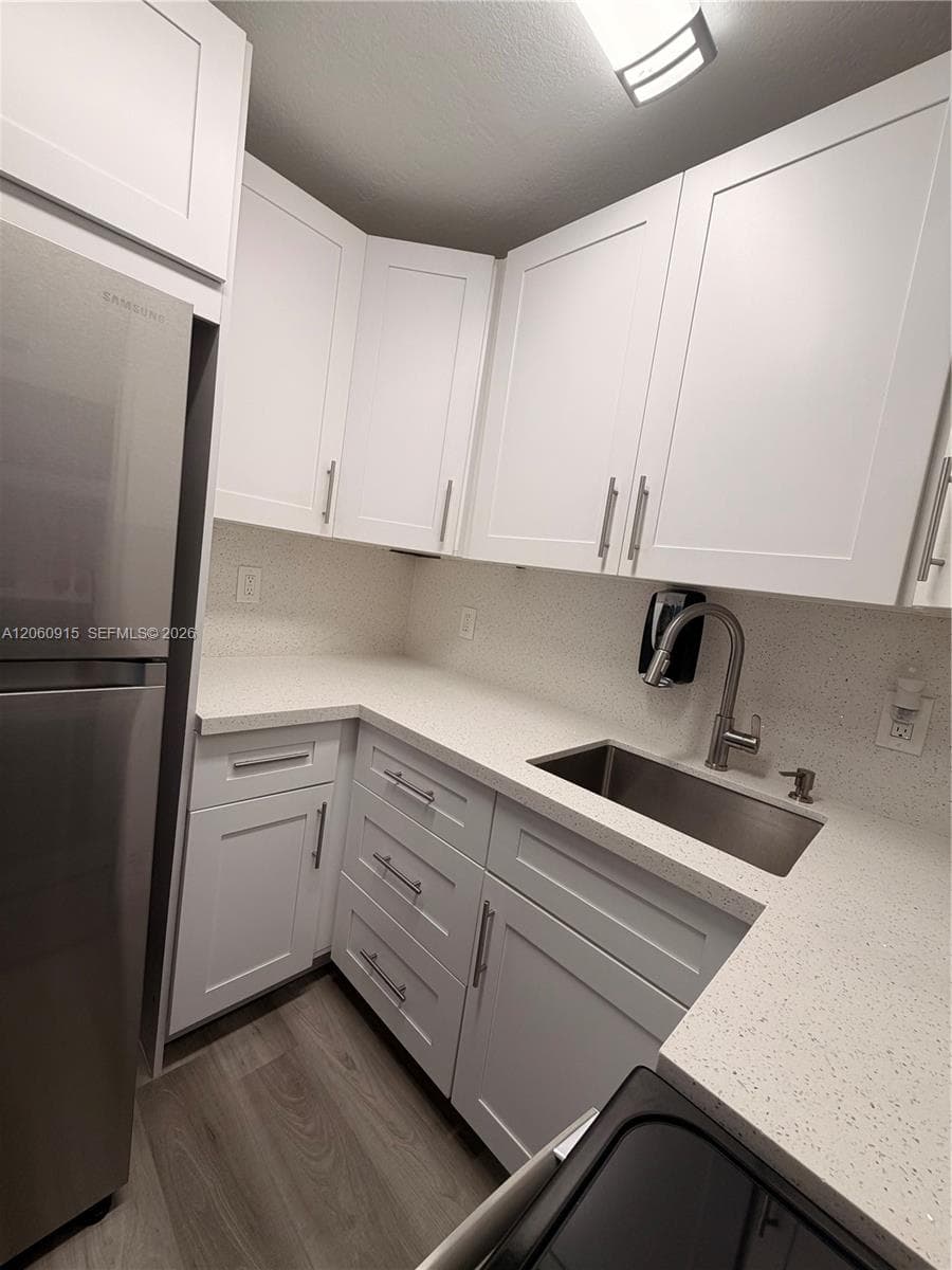 5050 NW 7th St # 511, Miami, FL 33126 photo 5