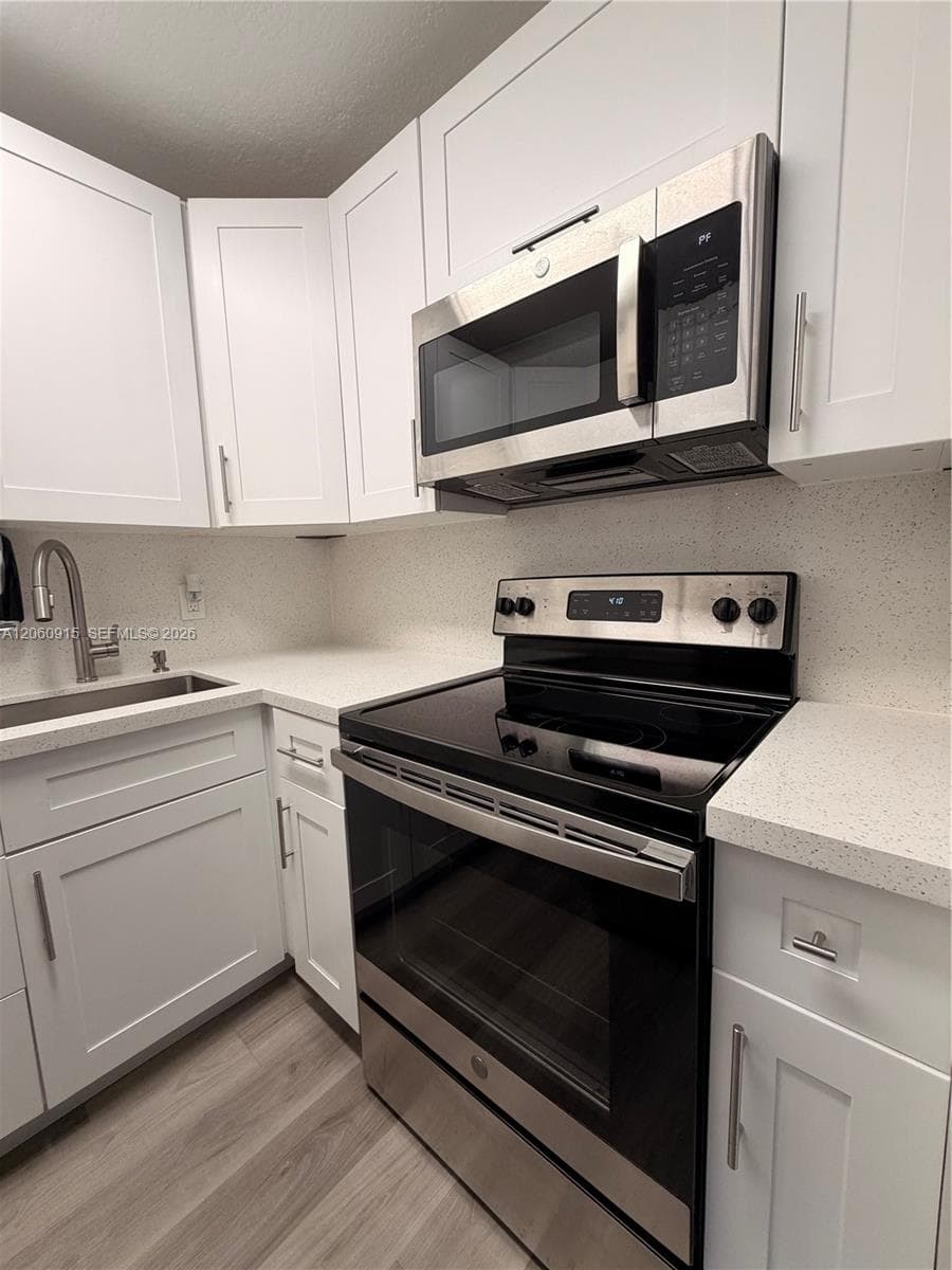 5050 NW 7th St # 511, Miami, FL 33126 photo 4