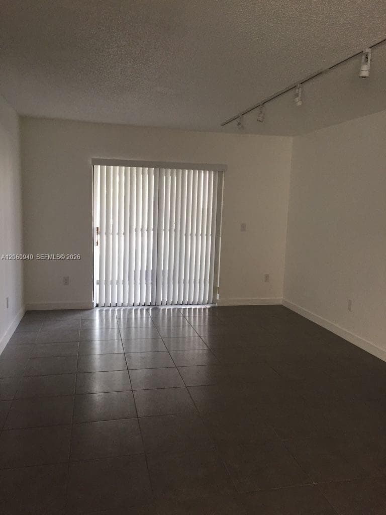 860 NE 209th Ter # 104-33, Miami, FL 33179 photo 5