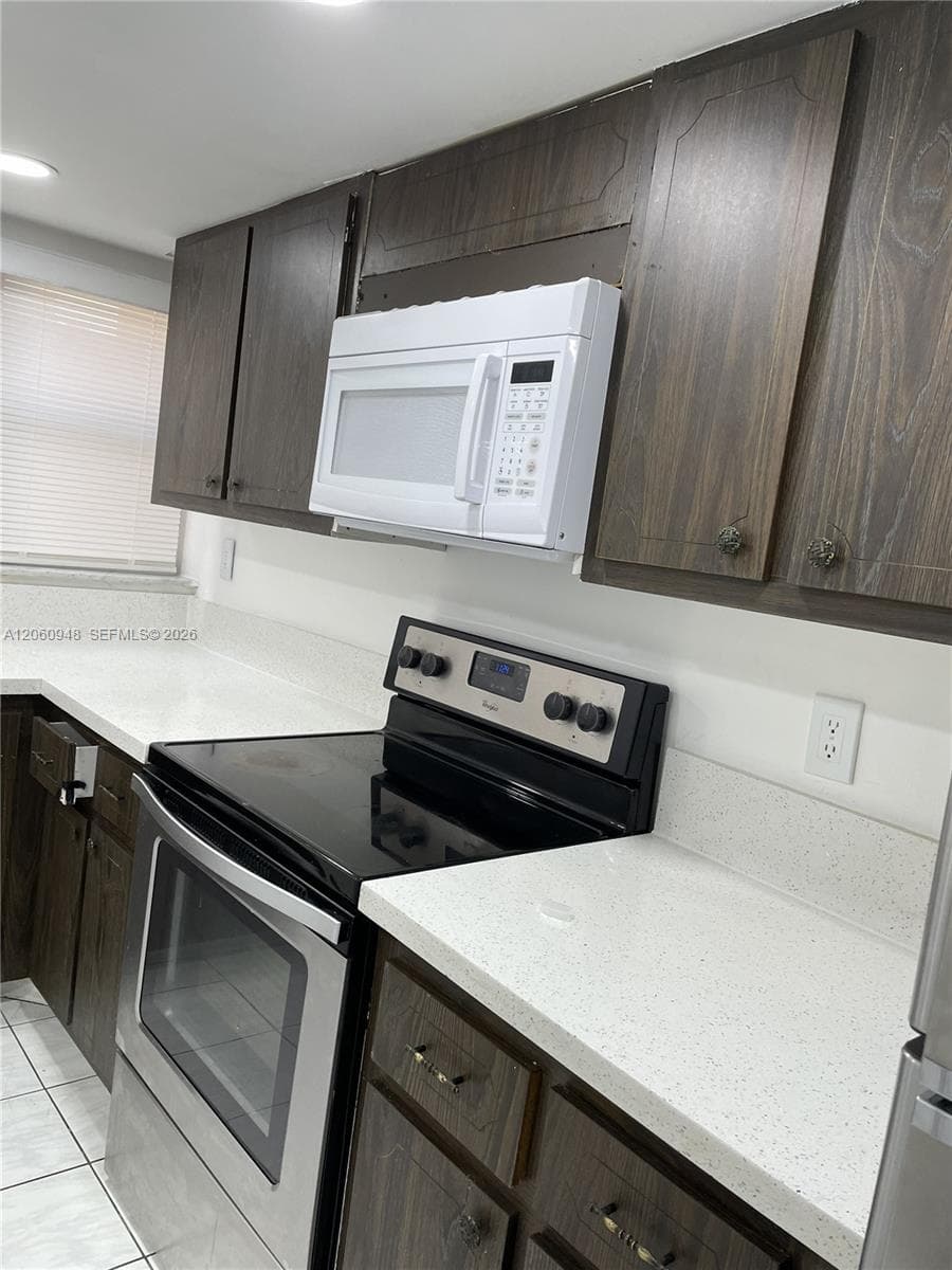 920 NE 199th St # 309-3J, Miami, FL 33179 photo 5