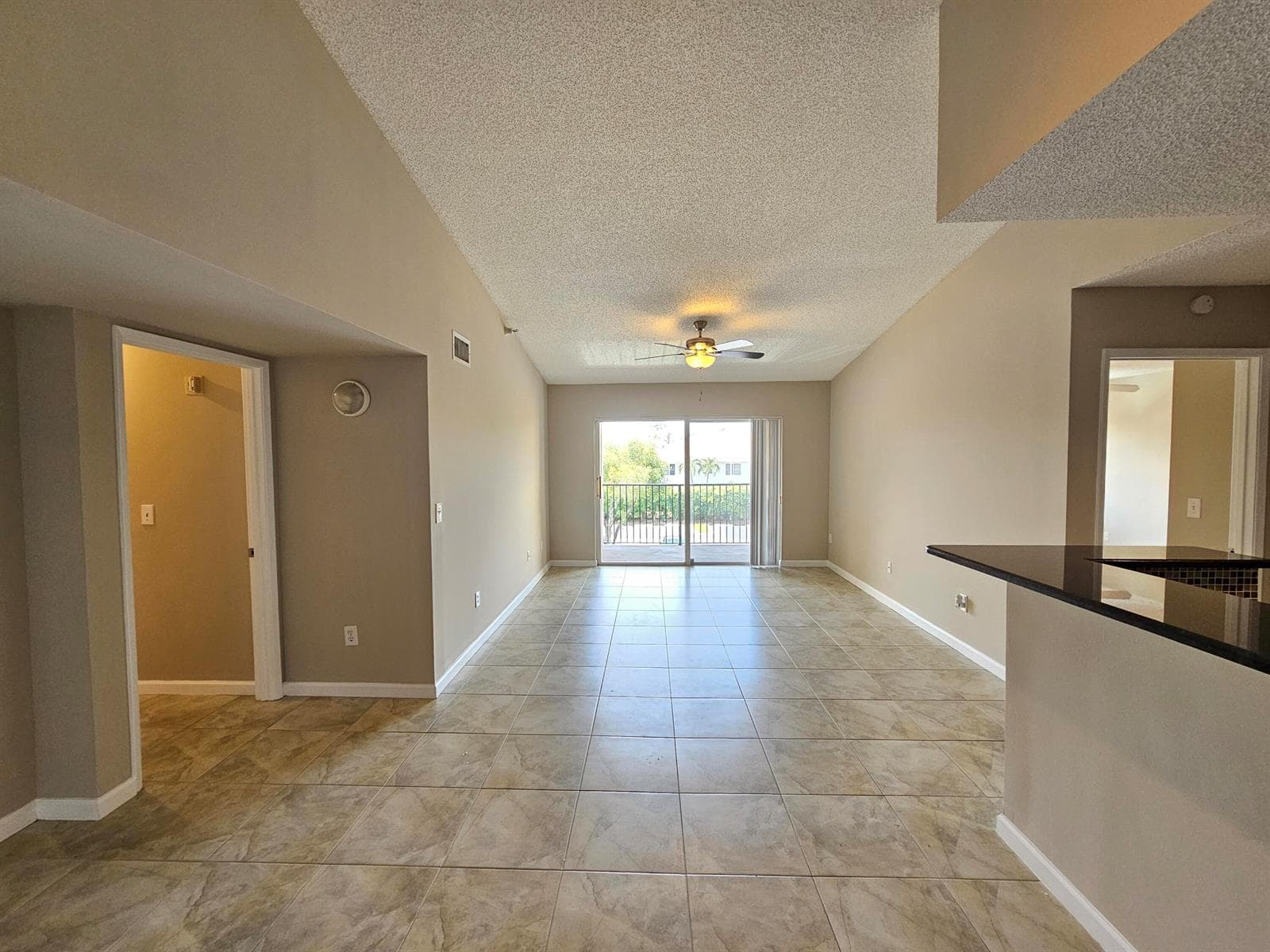 140 Yacht Club Way # 305, Hypoluxo, FL 33462 photo 2