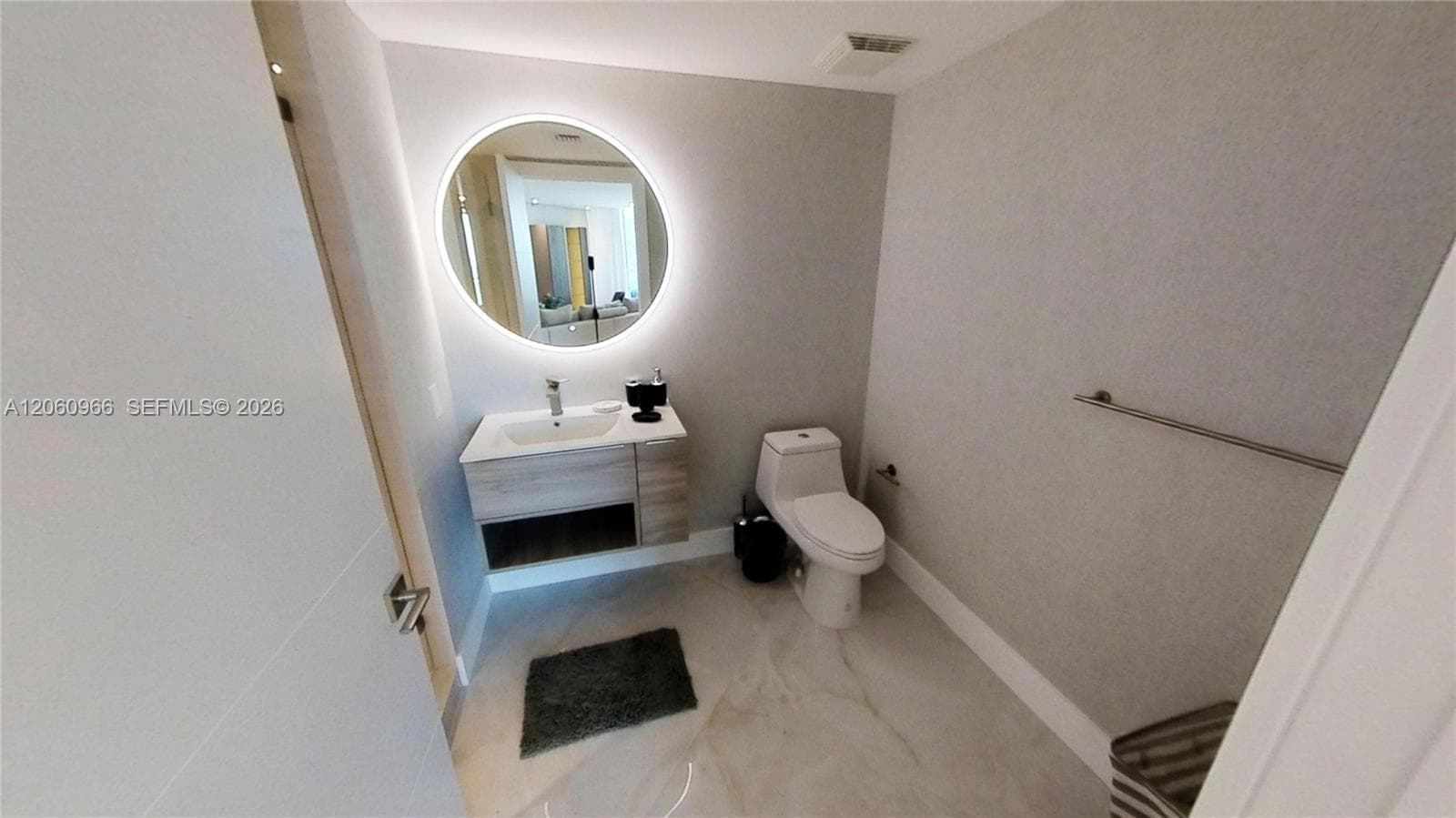 350 S Miami Ave # 3902, Miami, FL 33130 photo 2