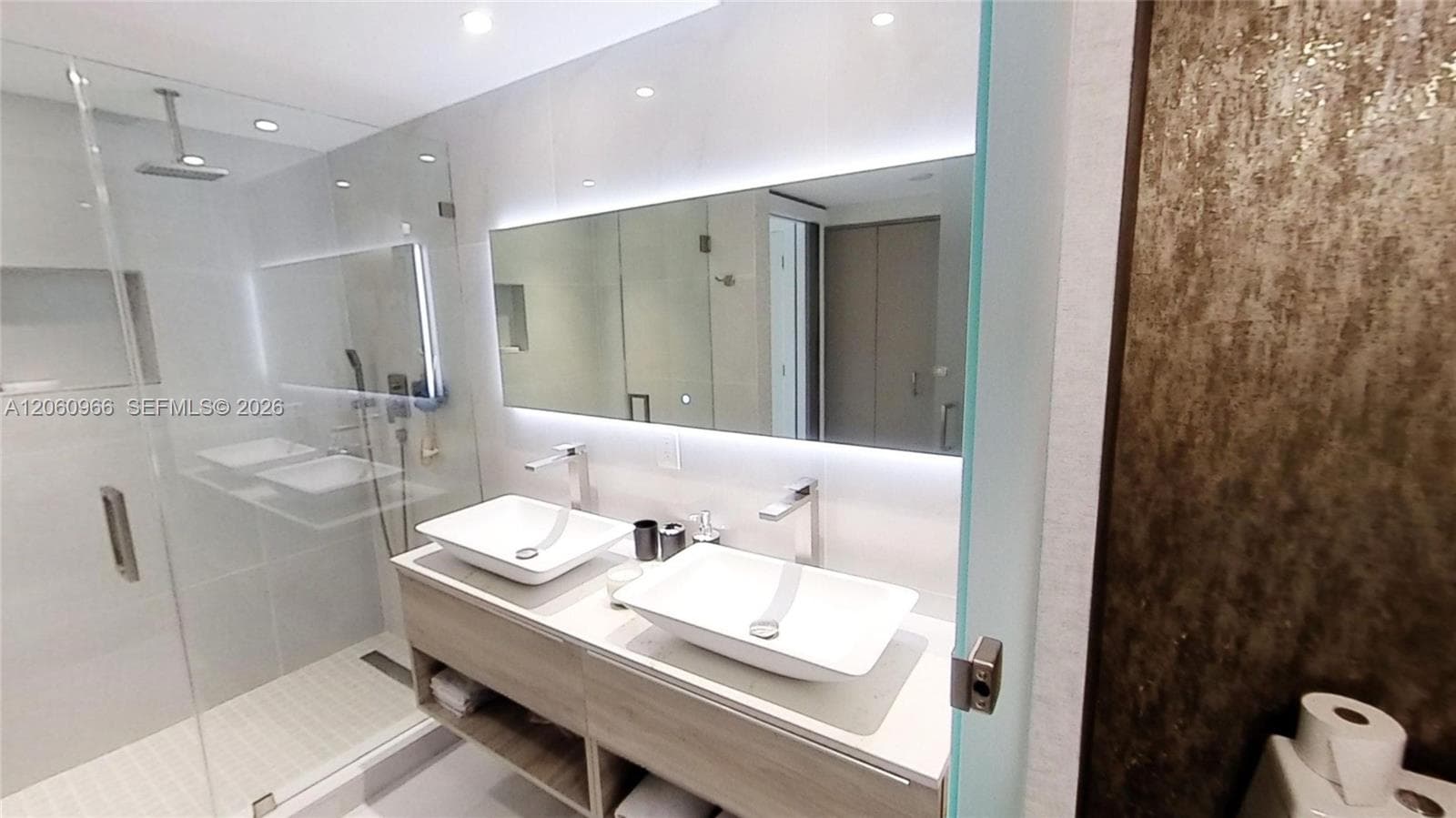 350 S Miami Ave # 3902, Miami, FL 33130 photo 5
