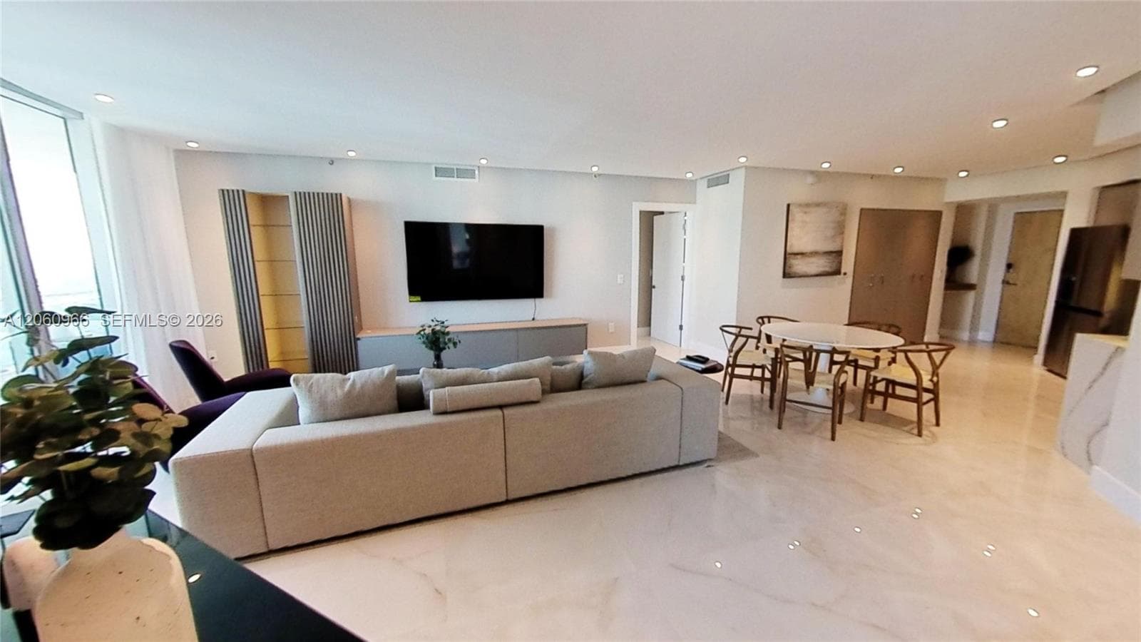 350 S Miami Ave # 3902, Miami, FL 33130 photo 4