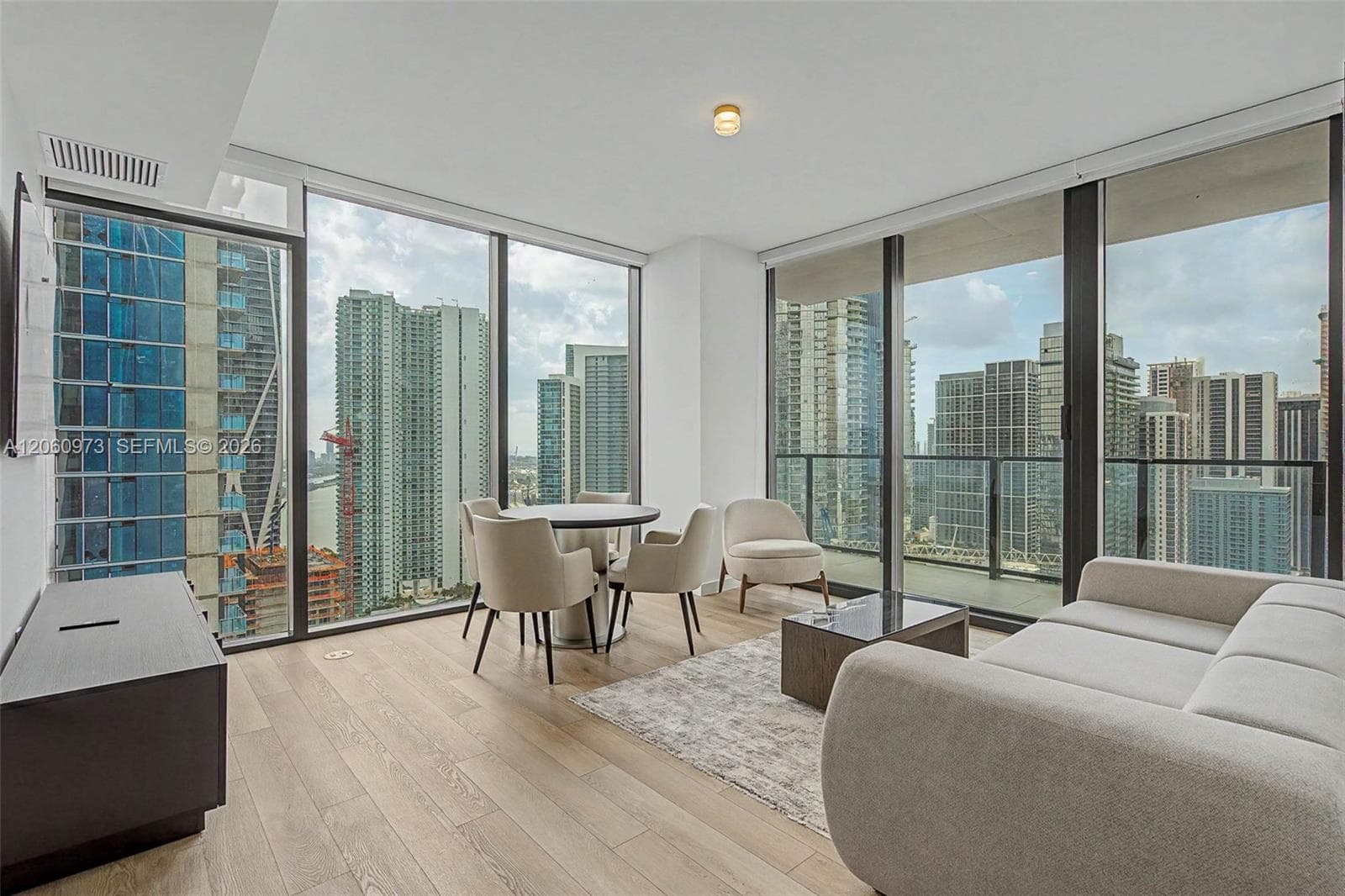 20 NE 11th St # 3808, Miami, FL 33132 photo 5
