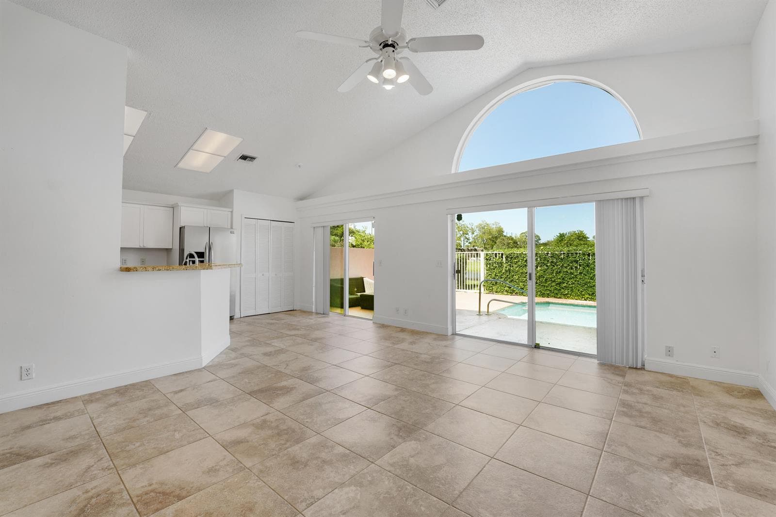 4355 LEICESTER Court, West Palm Beach, FL 33409 photo 5