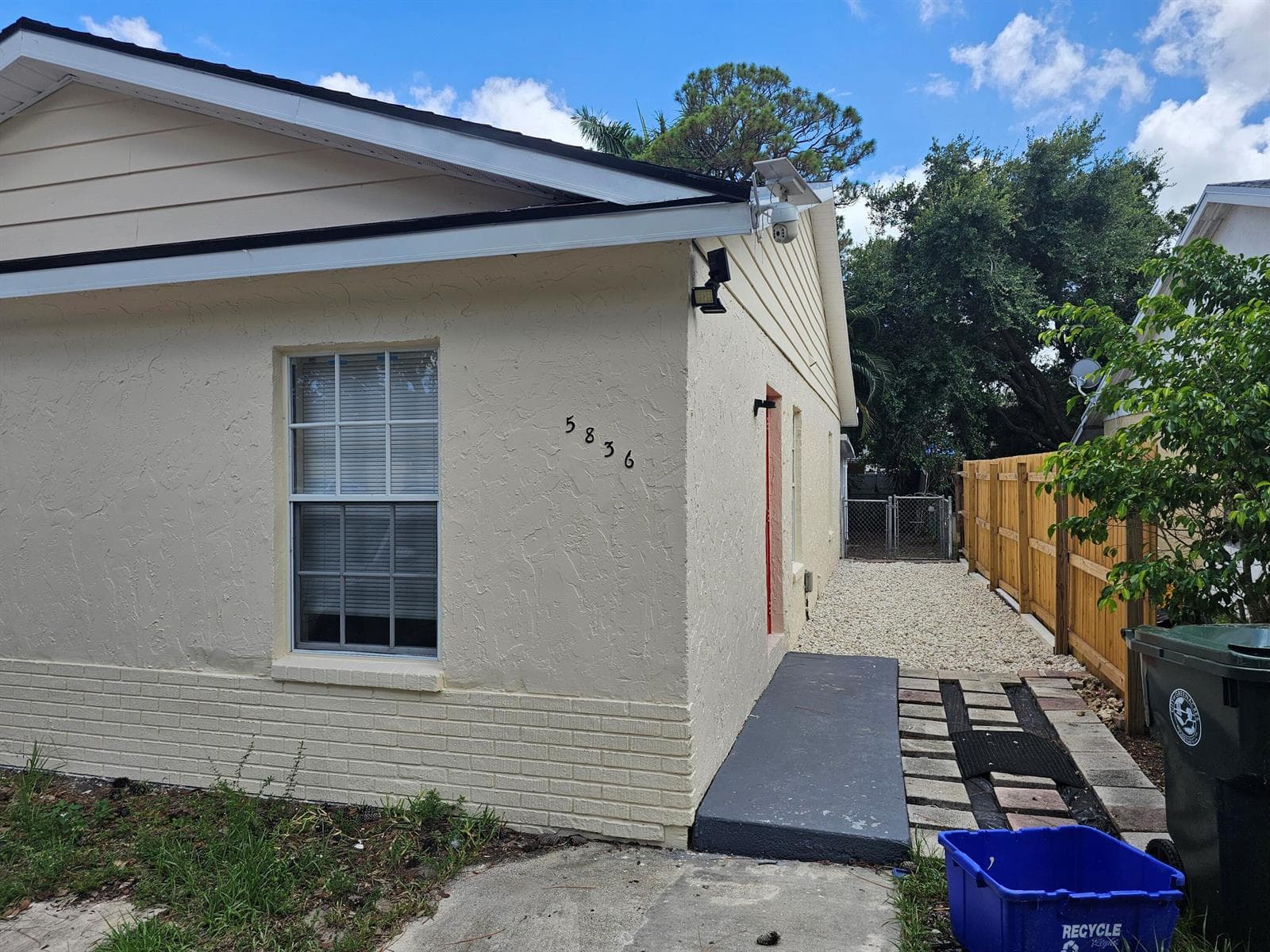 5836 S 37TH Court, FL 33463