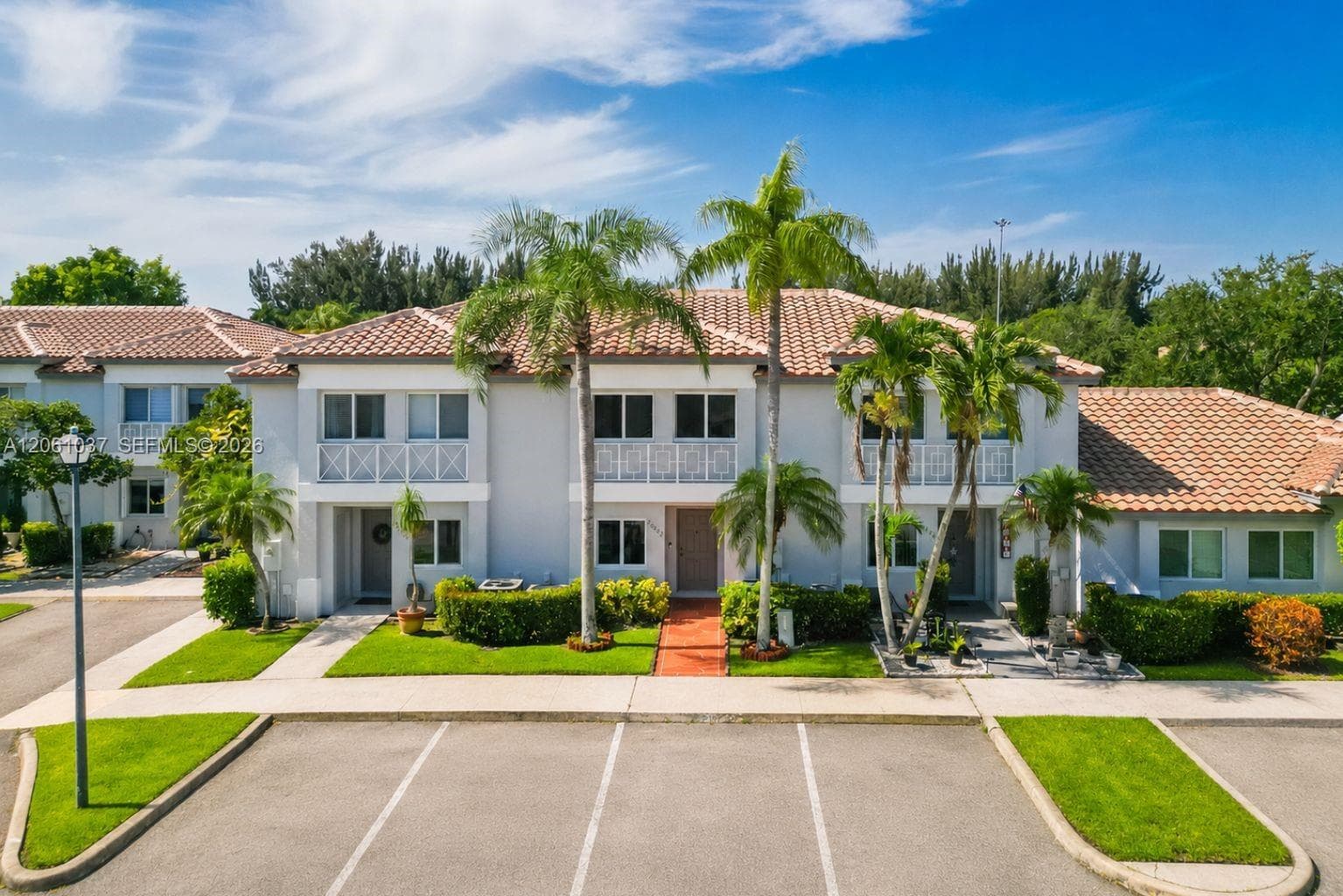 20822 NW 2nd St, Pembroke Pines, FL 33029 photo 2