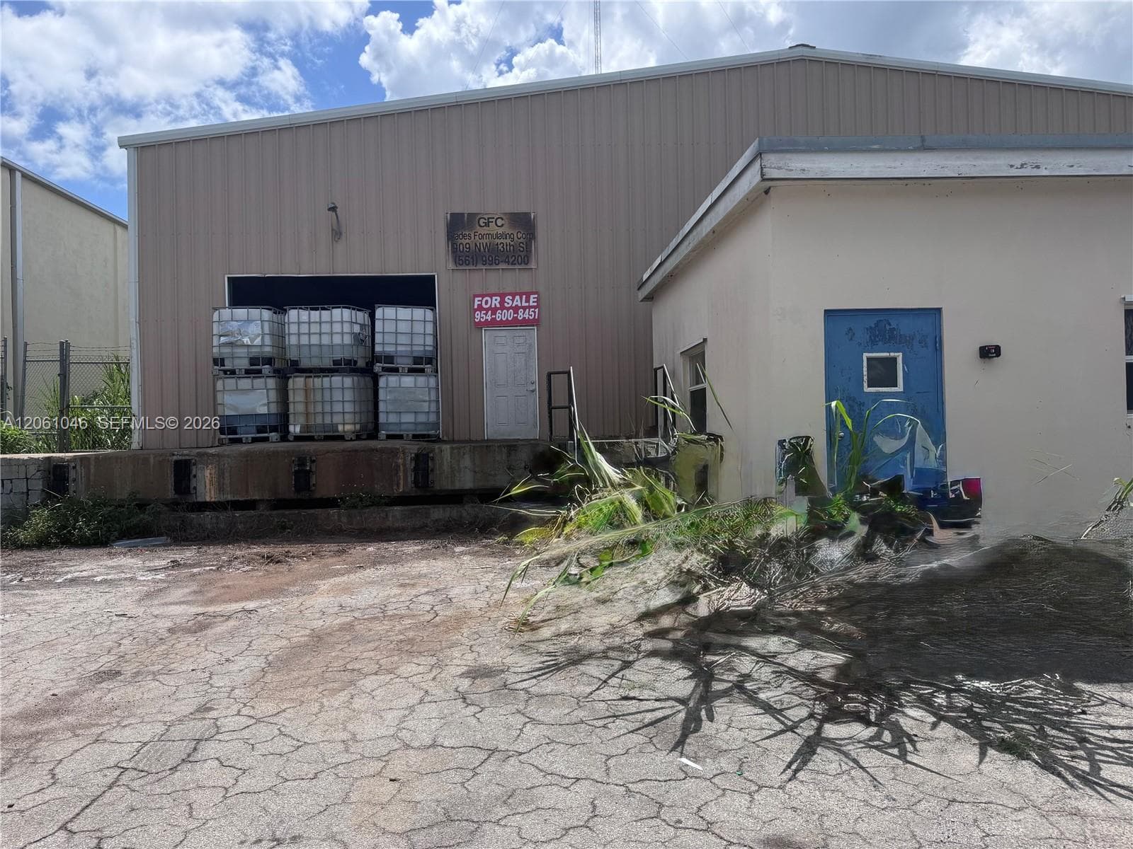 909 NW 13th St, Belle Glade, FL 33430 photo 2